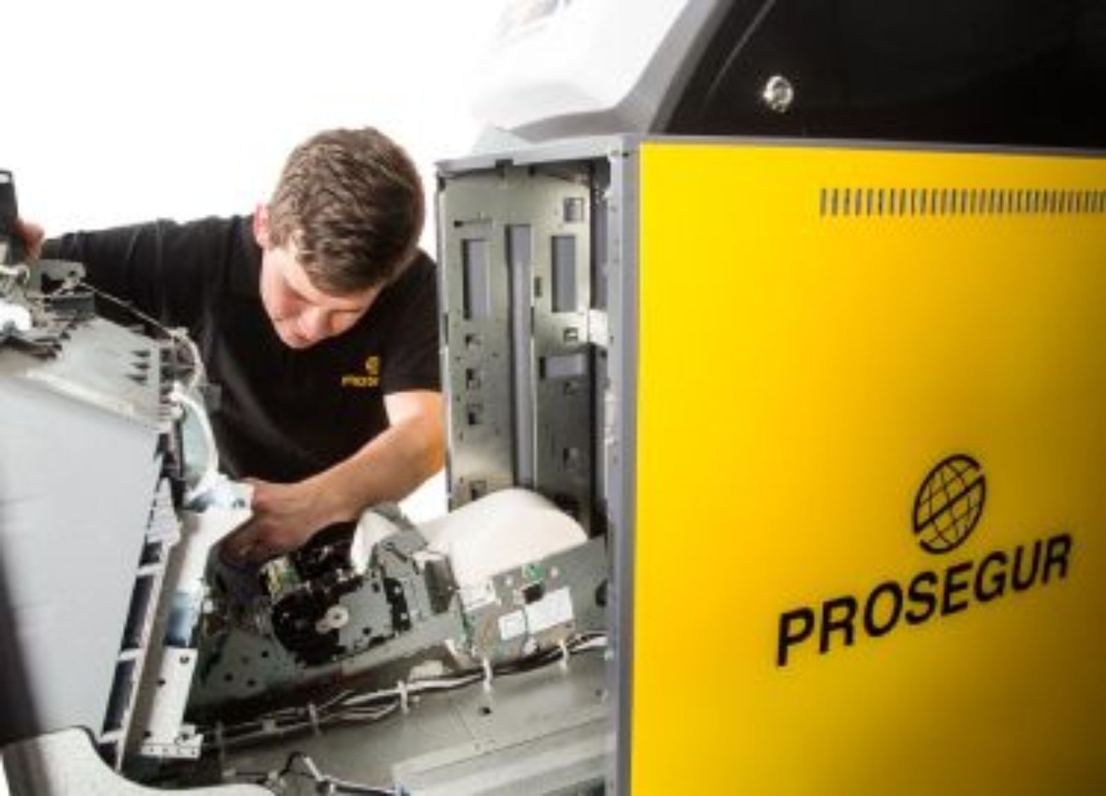 Technischer Service am Geldautomat