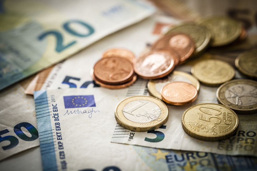 Kleingeld und Scheine als Wechselgeld