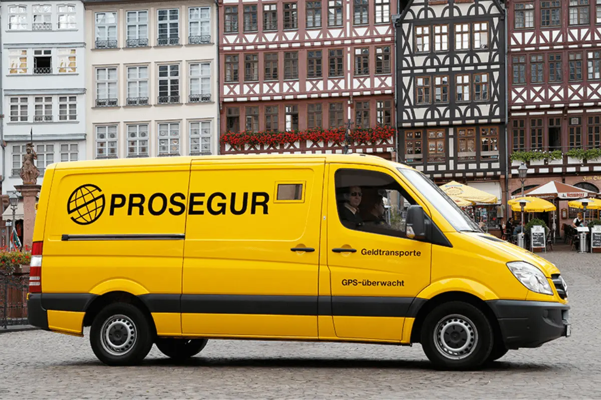 Gepanzerte Geldtransporter: Wie sie funktionieren und welche Bedeutung sie für den Geldtransport haben